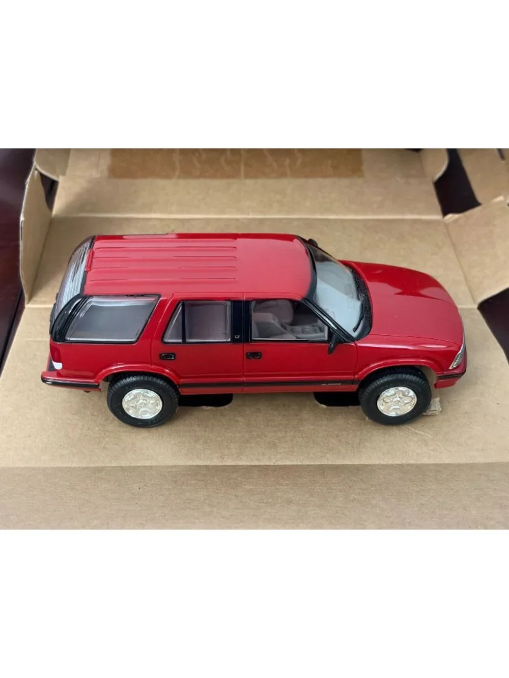 Chevrolet Blazer SUV Apple Red AMT Ertl Promo 7032eo NIB Box X